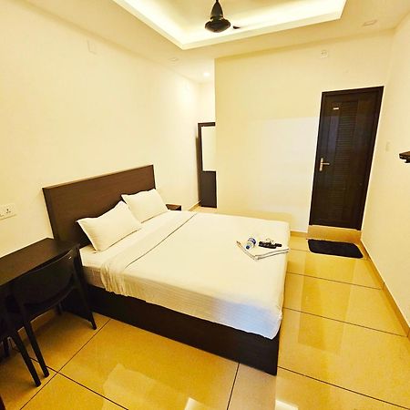 Apsara Residency Hotel Perintalmanna Kültér fotó