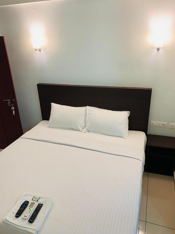 Apsara Residency Hotel Perintalmanna Kültér fotó