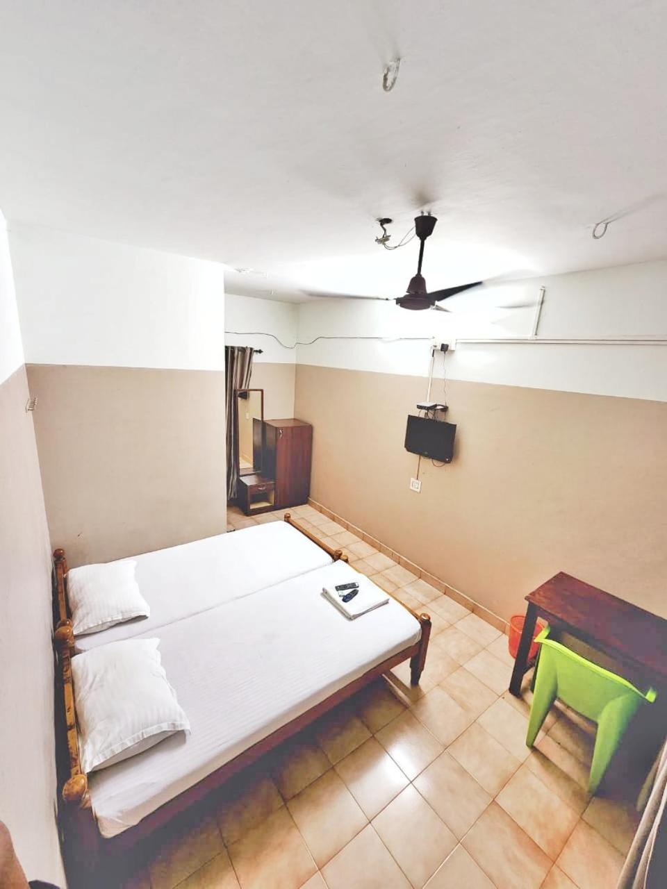 Apsara Residency Hotel Perintalmanna Kültér fotó