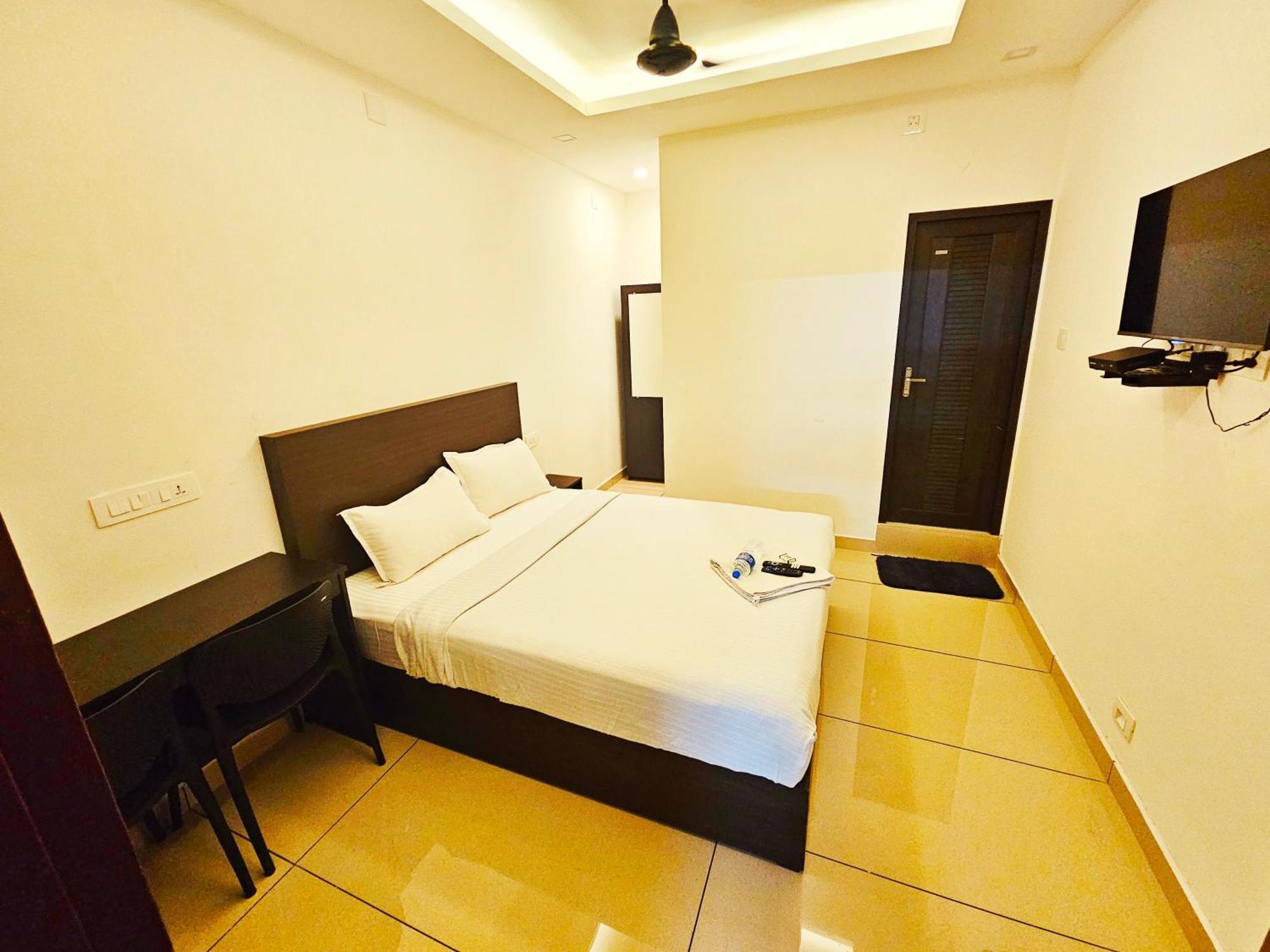 Apsara Residency Hotel Perintalmanna Kültér fotó