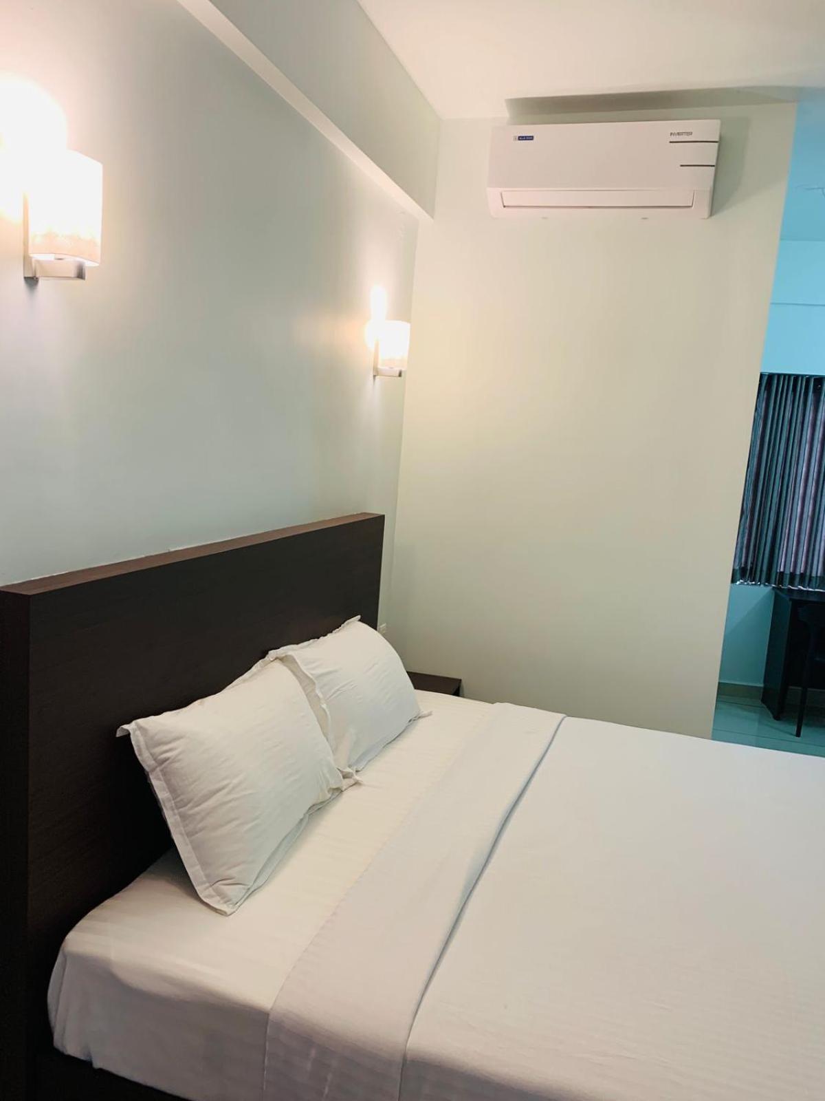 Apsara Residency Hotel Perintalmanna Kültér fotó
