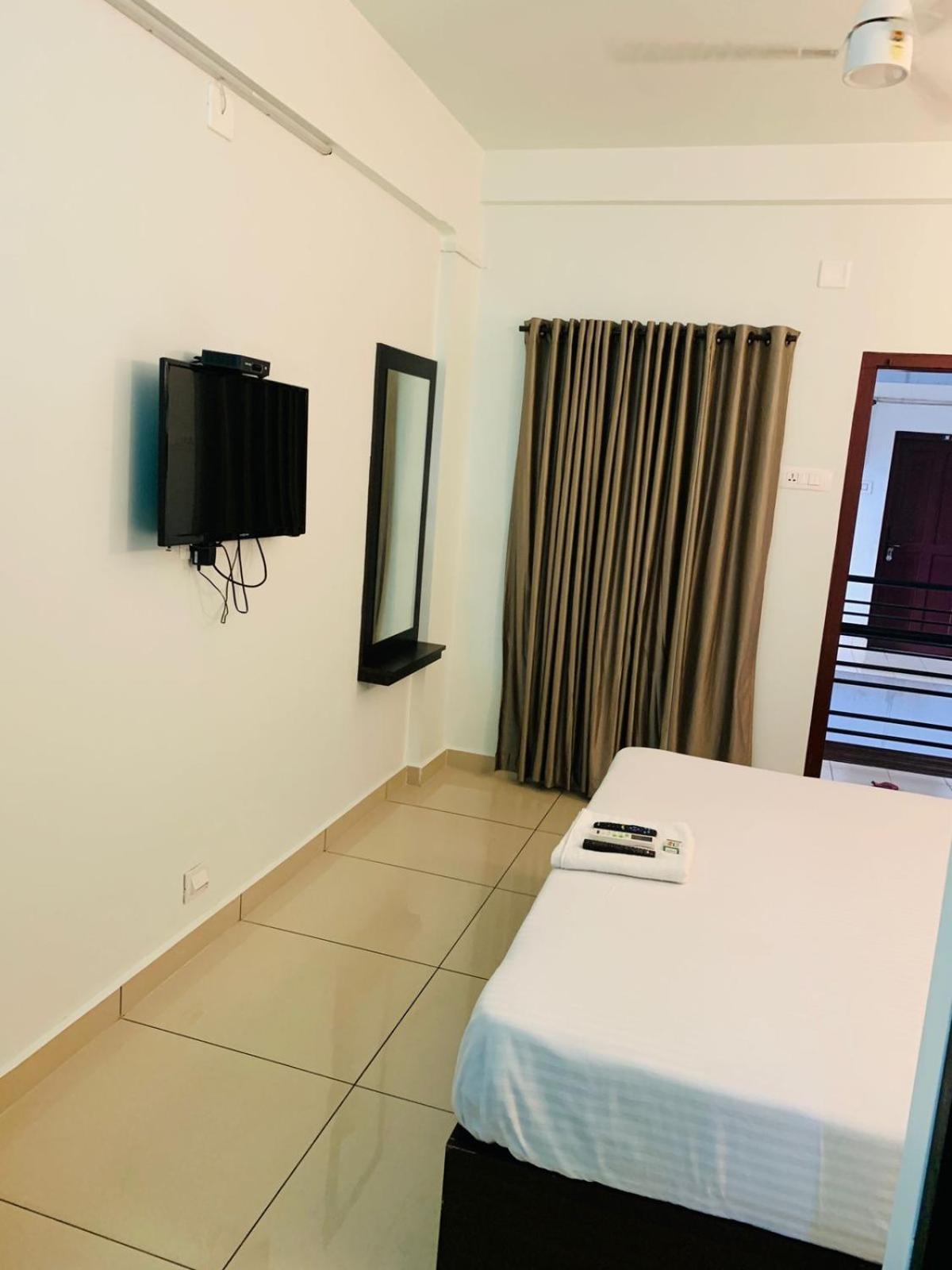 Apsara Residency Hotel Perintalmanna Kültér fotó