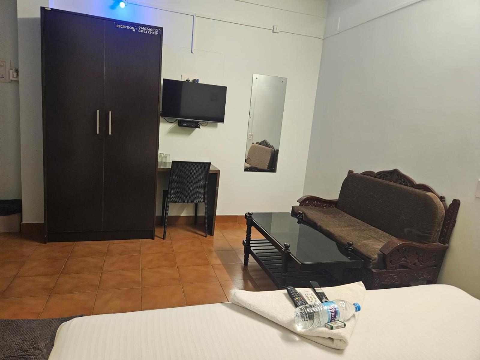 Apsara Residency Hotel Perintalmanna Kültér fotó