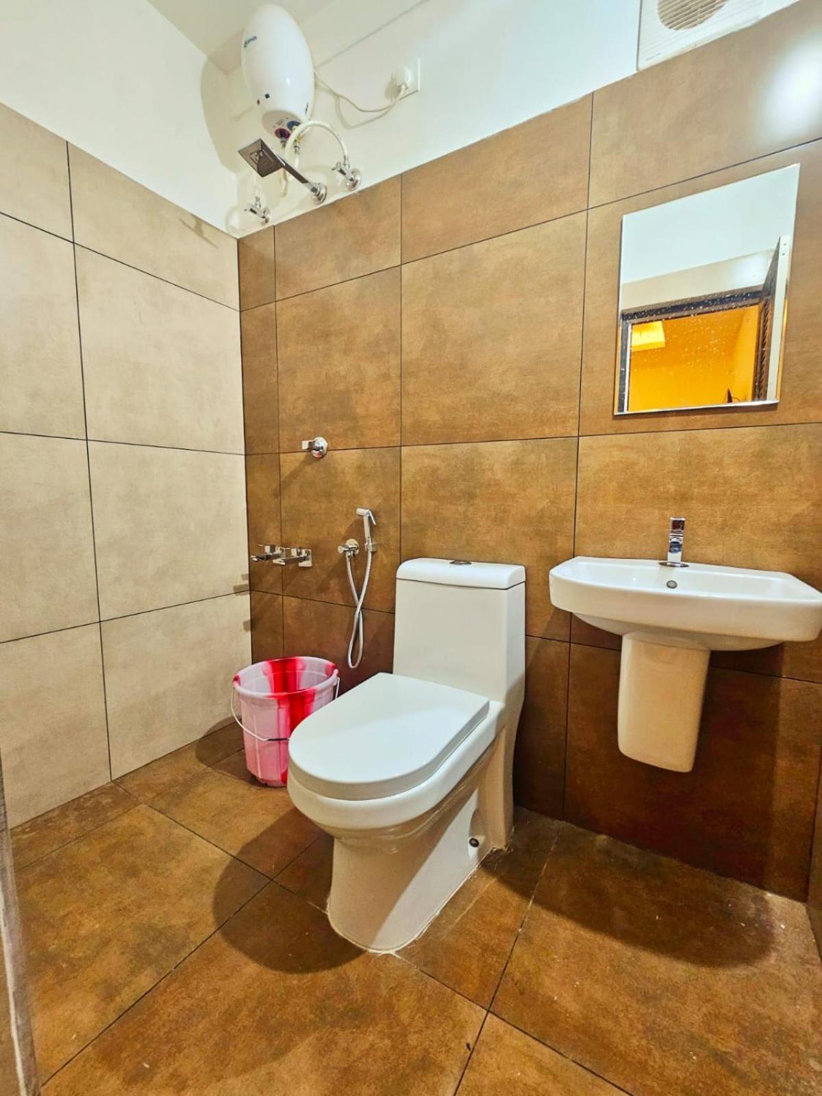 Apsara Residency Hotel Perintalmanna Kültér fotó