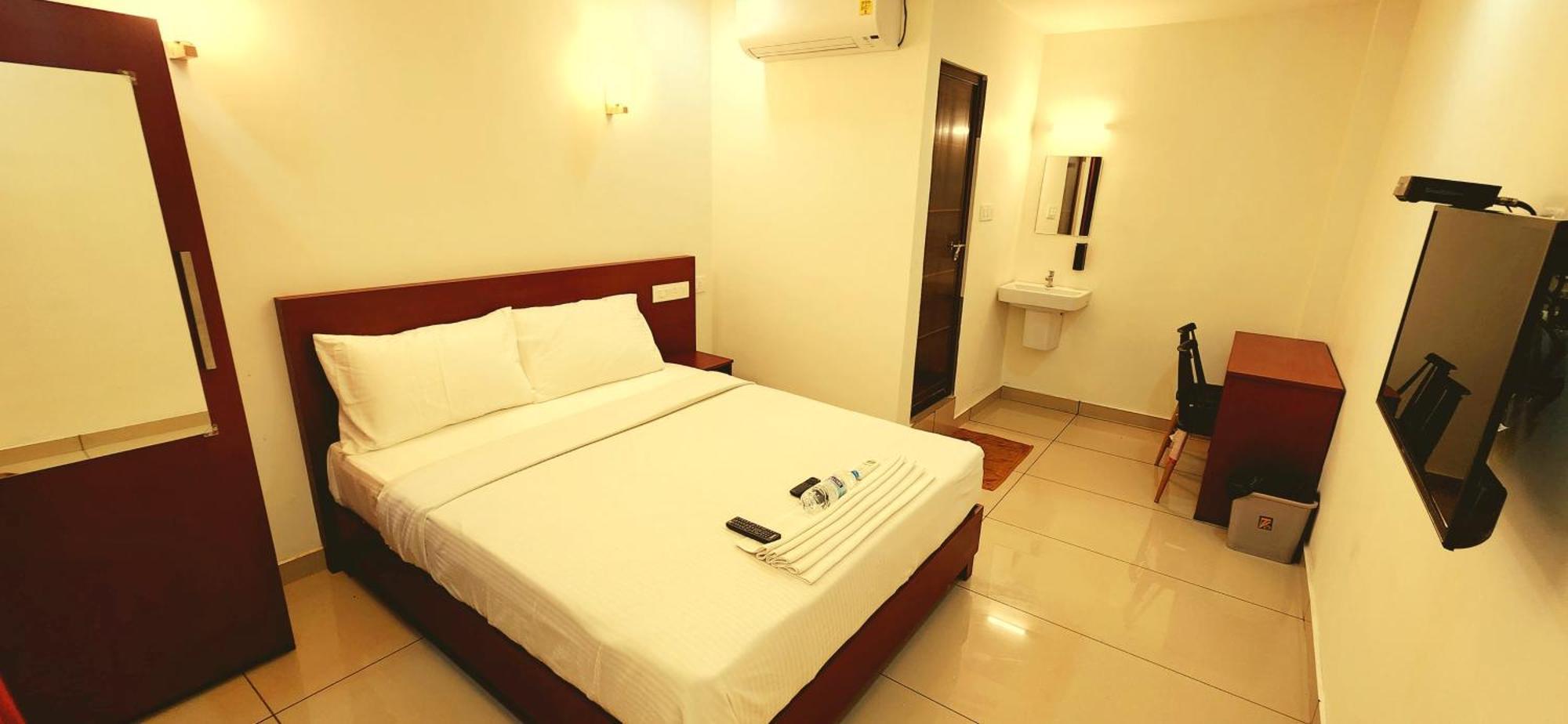 Apsara Residency Hotel Perintalmanna Kültér fotó