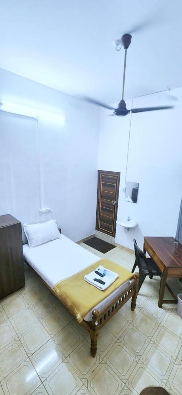 Apsara Residency Hotel Perintalmanna Szoba fotó