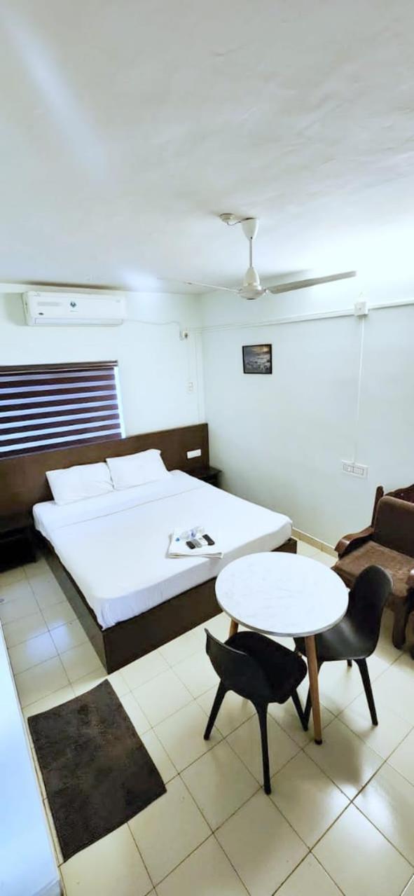 Apsara Residency Hotel Perintalmanna Kültér fotó